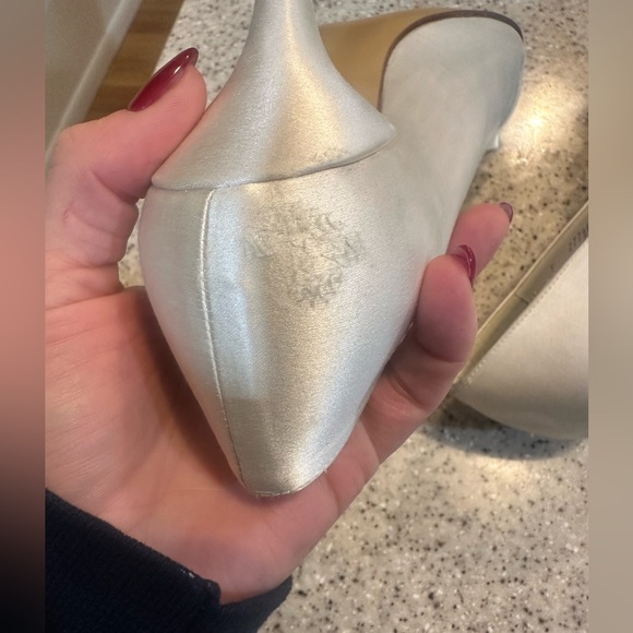 Stuart Weitzman Gigiritz White Satin Pump - Picture 10 of 12